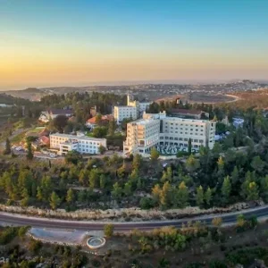 שבועות במעלה החמישה