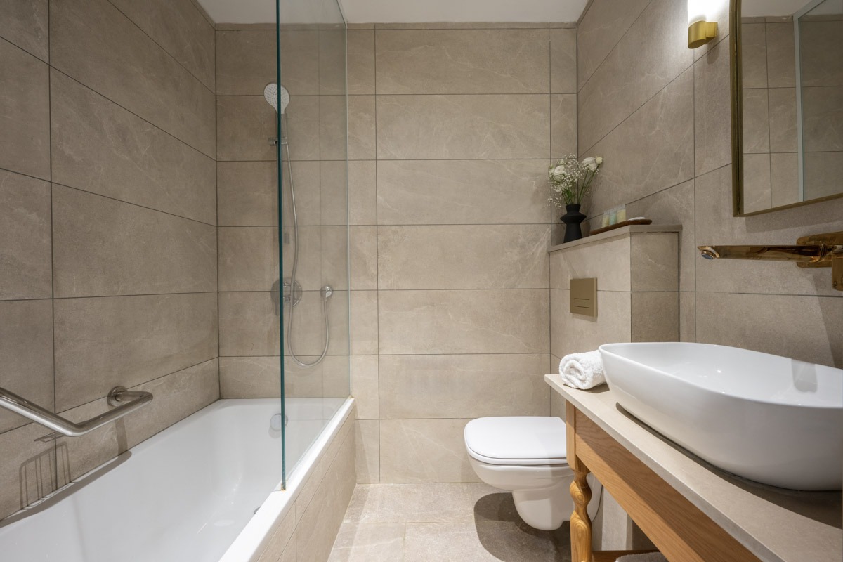 palm-beach_deluxe_bath
