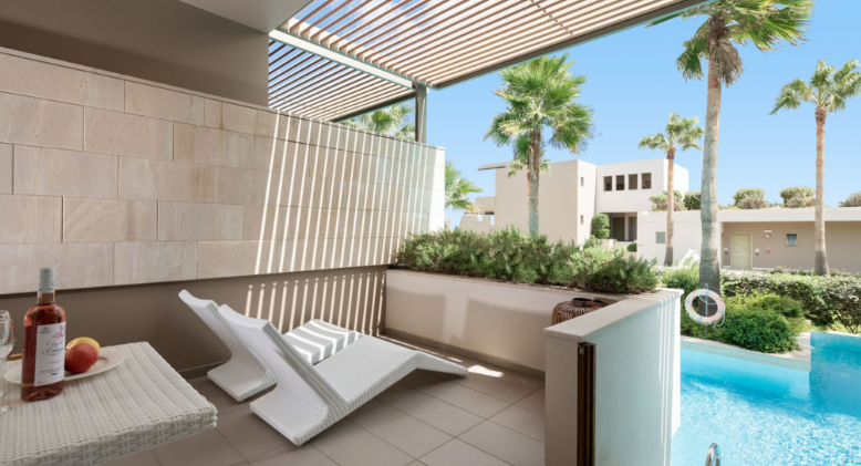 דלקס בריכה משותפת